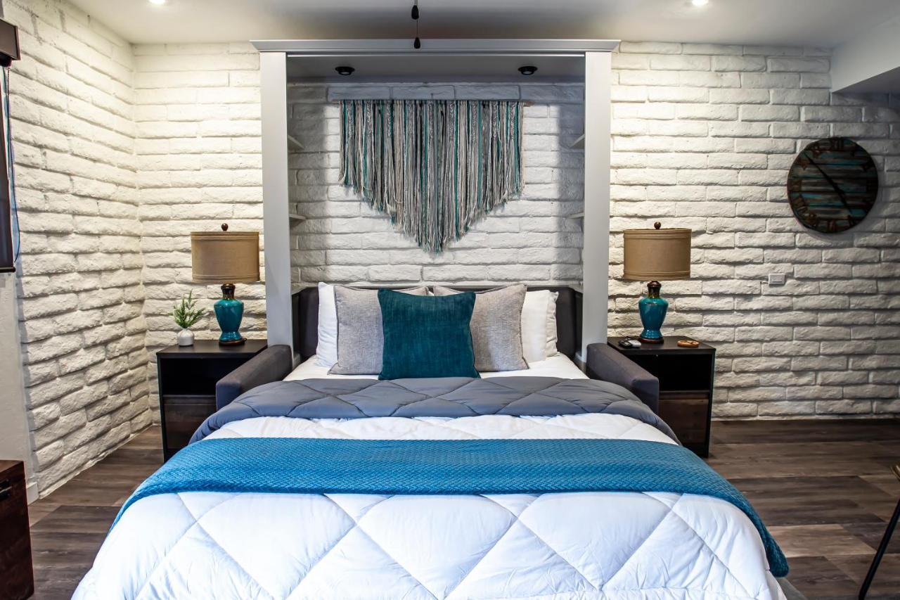 Queen Murphy Bedroom with Pool View