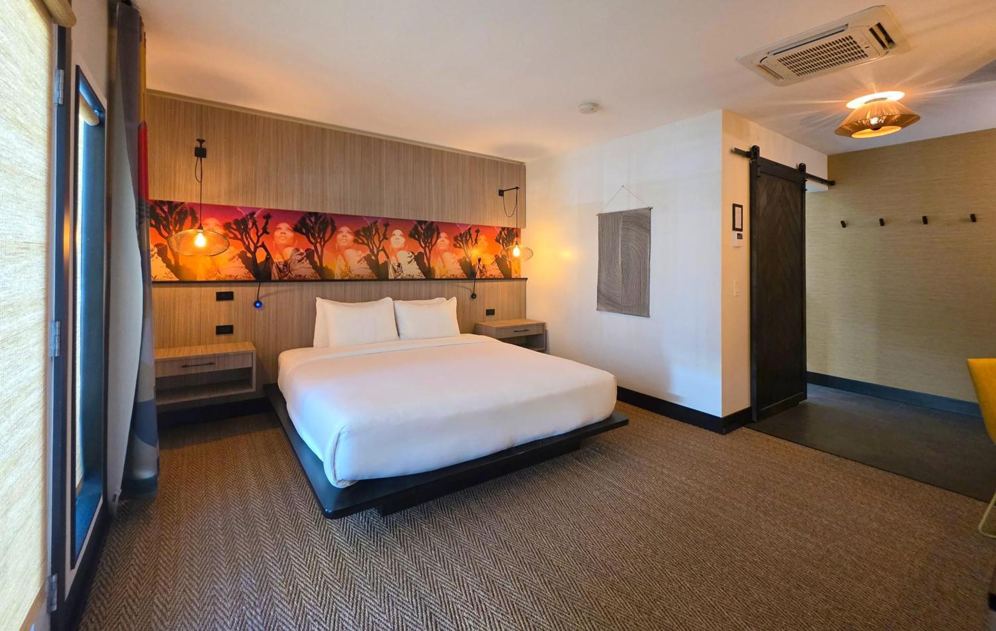 Superior King Room,1743611151:JPEG